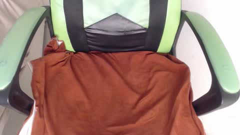 Snapshot of we_n_you chatting on 10-16-25, 02:29 Trixie 3 online show from 10-16-25, 02:29