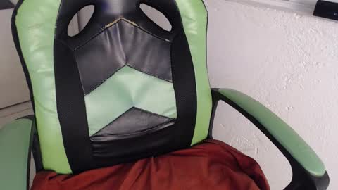 Snapshot of we_n_you chatting on 11-06-25, 03:02 Trixie 3 online show from 11-06-25, 03:02