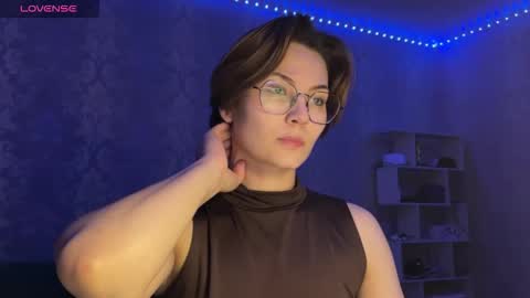 Snapshot of weareyoursun chatting on 03-07-26, 11:24 Alice online show from 03-07-26, 11:24