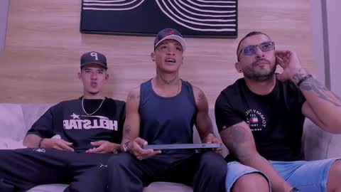 Jhonny Dick  his neighbors. online show from 03-09-26, 07:29