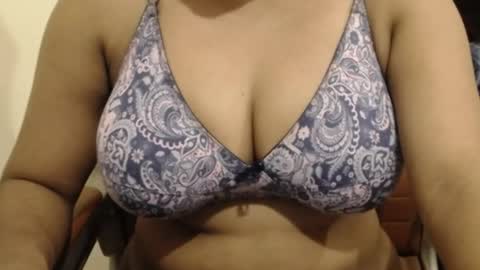 mina online show from 04-21-26, 11:07