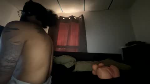 Snapshot of webthrow chatting on 11-08-25, 08:51 ShootingWebs online show from 11-08-25, 08:51