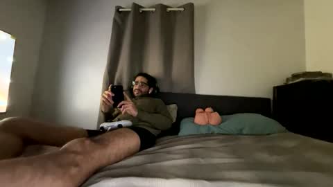 Snapshot of webthrow chatting on 11-29-25, 06:49 ShootingWebs online show from 11-29-25, 06:49