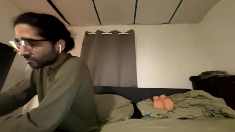 Snapshot of webthrow chatting on 12-03-25, 05:59 ShootingWebs online show from 12-03-25, 05:59