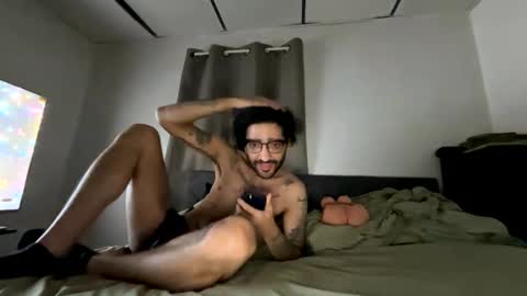 Snapshot of webthrow chatting on 12-04-25, 06:55 ShootingWebs online show from 12-04-25, 06:55