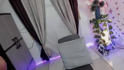 Hi Im LOVIE Please dont forget to follow and thumbs up me online show from 10-04-25, 04:49