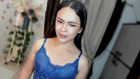 Hi Im LOVIE Please dont forget to follow and thumbs up me online show from 06-05-26, 12:06