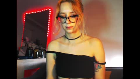 Snapshot of welliza chatting on 01-02-25, 12:45 Liza online show from 01-02-25, 12:45