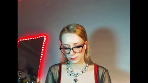 Snapshot of welliza chatting on 01-03-25, 11:23 Liza online show from 01-03-25, 11:23