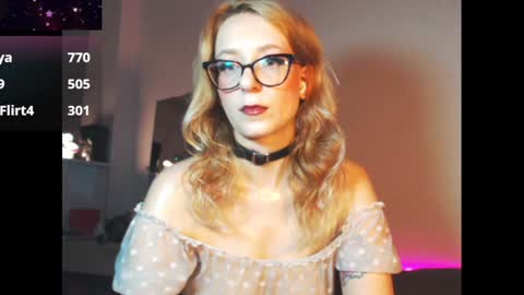 Snapshot of welliza chatting on 01-28-25, 12:57 Liza online show from 01-28-25, 12:57