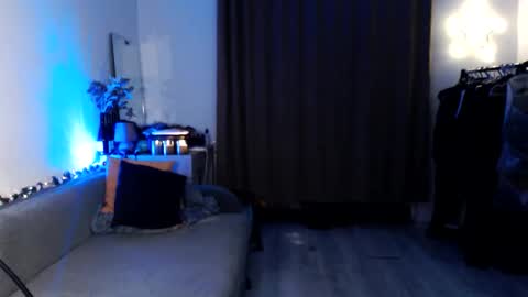 Snapshot of welliza chatting on 11-15-25, 10:48 Liza online show from 11-15-25, 10:48