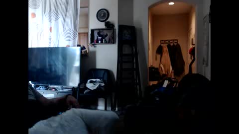 Snapshot of weluvwoman84 chatting on 12-18-24, 08:36 RiZZA and MiKE online show from 12-18-24, 08:36