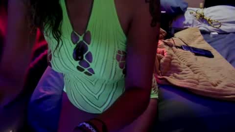 Snapshot of weluvwoman84 chatting on 02-07-25, 08:01 RiZZA and MiKE online show from 02-07-25, 08:01