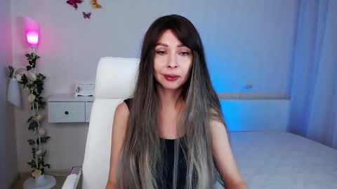 Wendi Foster online show from 12-24-24, 07:55