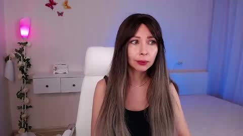 Wendi Foster online show from 02-25-25, 05:47