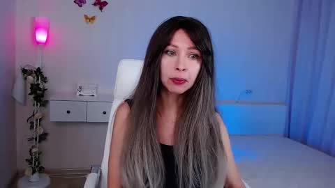 Wendi Foster online show from 11-24-25, 07:02