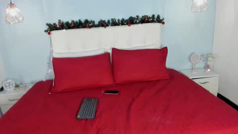 Snapshot of wendolyn_orange69_ chatting on 12-02-25, 02:01 Wendolyn online show from 12-02-25, 02:01