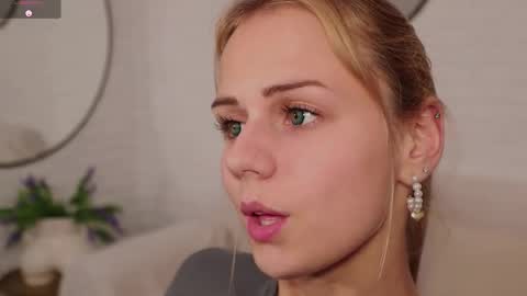 Im Wendy online show from 09-22-25, 09:17