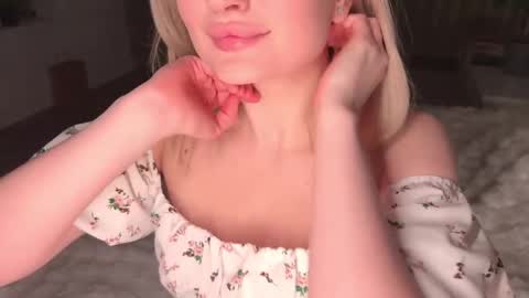 Daisy    online show from 03-01-25, 06:11