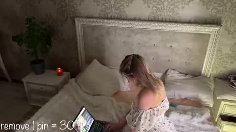 Daisy    online show from 03-03-25, 09:37