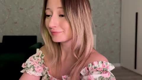 Daisy    online show from 11-07-25, 05:46