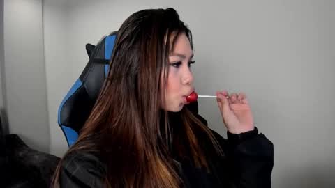 wendy_harris online show from 10-16-25, 03:29