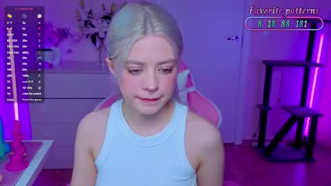 Snapshot of wendylovelylovew chatting on 06-08-26, 07:36 Wendy online show from 06-08-26, 07:36