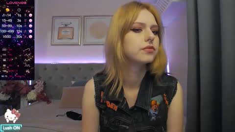 Snapshot of wendymay chatting on 09-30-25, 07:02 Wendy online show from 09-30-25, 07:02