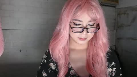 Snapshot of weremeanttobe chatting on 09-25-25, 06:55 andrew online show from 09-25-25, 06:55