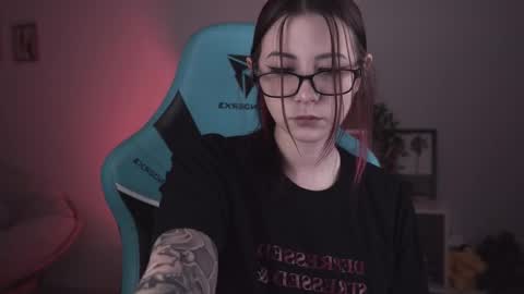 little girl who is always rightLisa online show from 02-11-25, 02:25