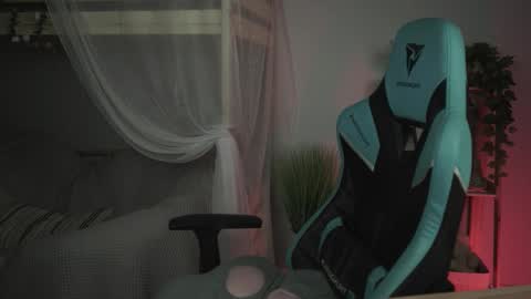 little girl who is always rightLisa online show from 10-19-25, 01:50