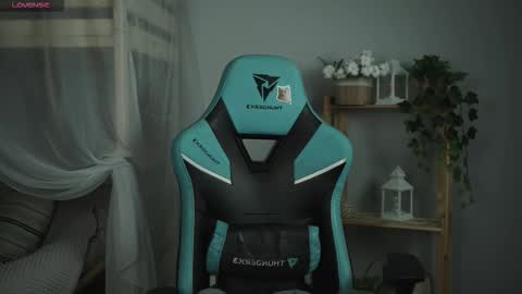 little girl who is always rightLisa online show from 11-03-25, 01:08