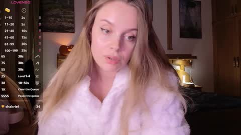 Lana online show from 10-21-25, 07:25