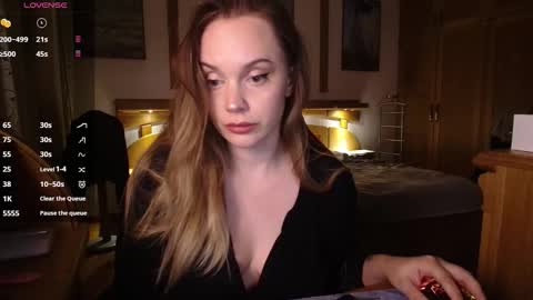 Lana online show from 11-19-25, 09:15