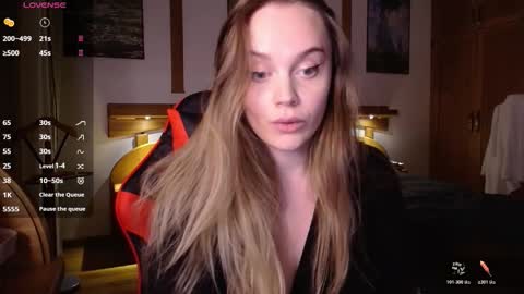 Lana online show from 12-17-25, 09:54