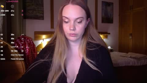 Lana online show from 04-22-26, 07:37