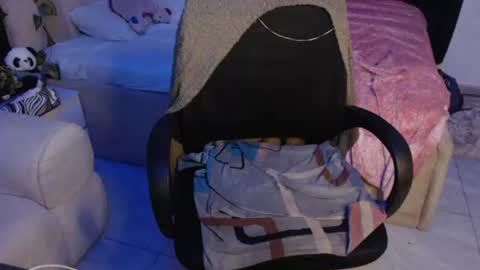 Snapshot of wet_my_pussyyy chatting on 05-10-26, 06:07 lucy online show from 05-10-26, 06:07