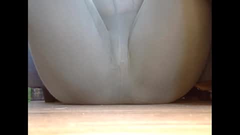 Snapshot of wet_pants2022 chatting on 02-02-25, 02:13 wet_pants2022 online show from 02-02-25, 02:13