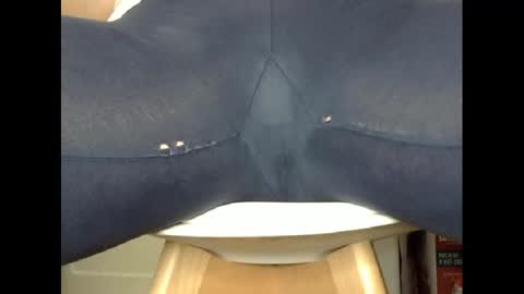 Snapshot of wet_pants2022 chatting on 02-23-25, 12:51 wet_pants2022 online show from 02-23-25, 12:51