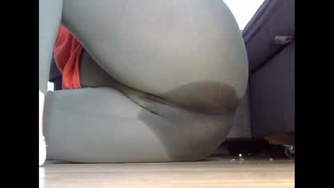 Snapshot of wet_pants2022 chatting on 03-10-25, 03:20 wet_pants2022 online show from 03-10-25, 03:20