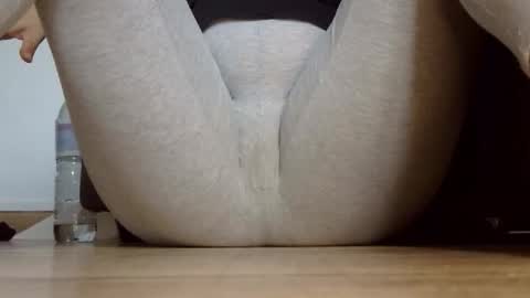 Snapshot of wet_pants2022 chatting on 09-11-25, 06:46 wet_pants2022 online show from 09-11-25, 06:46