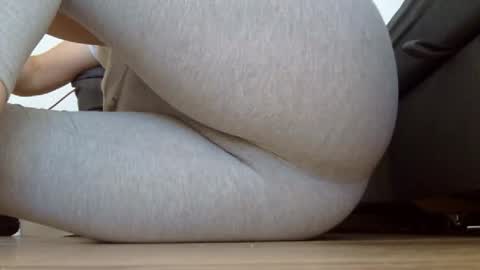 Snapshot of wet_pants2022 chatting on 09-17-25, 06:59 wet_pants2022 online show from 09-17-25, 06:59