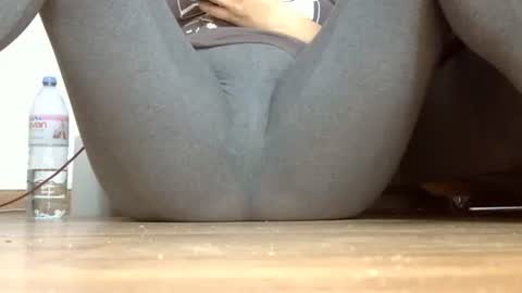 Snapshot of wet_pants2022 chatting on 10-22-25, 11:21 wet_pants2022 online show from 10-22-25, 11:21