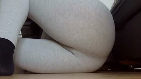 Snapshot of wet_pants2022 chatting on 11-27-25, 01:13 wet_pants2022 online show from 11-27-25, 01:13