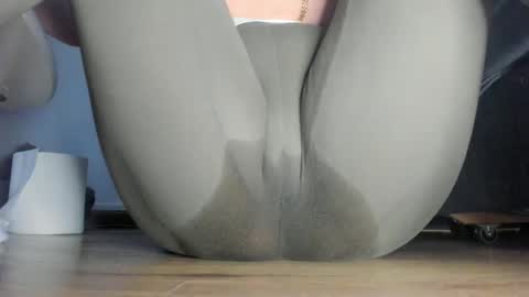 Snapshot of wet_pants2022 chatting on 05-16-26, 09:46 wet_pants2022 online show from 05-16-26, 09:46