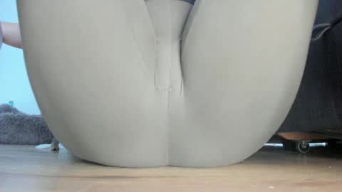Snapshot of wet_pants2022 chatting on 05-19-26, 10:43 wet_pants2022 online show from 05-19-26, 10:43