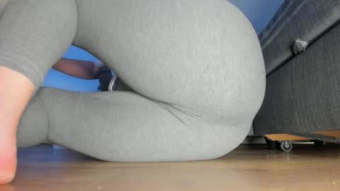 Snapshot of wet_pants2022 chatting on 05-27-26, 09:56 wet_pants2022 online show from 05-27-26, 09:56