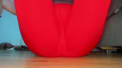 Snapshot of wet_pants2022 chatting on 06-13-26, 06:39 wet_pants2022 online show from 06-13-26, 06:39