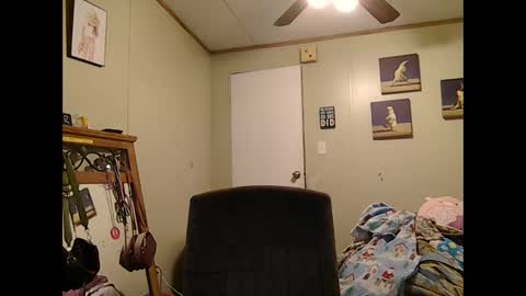 Snapshot of wetbunny25 chatting on 12-04-25, 03:10 wetbunny25 online show from 12-04-25, 03:10