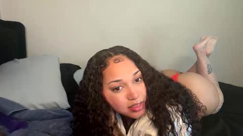 Snapshot of wetcreamerr chatting on 04-24-26, 03:53 SheSquirts online show from 04-24-26, 03:53